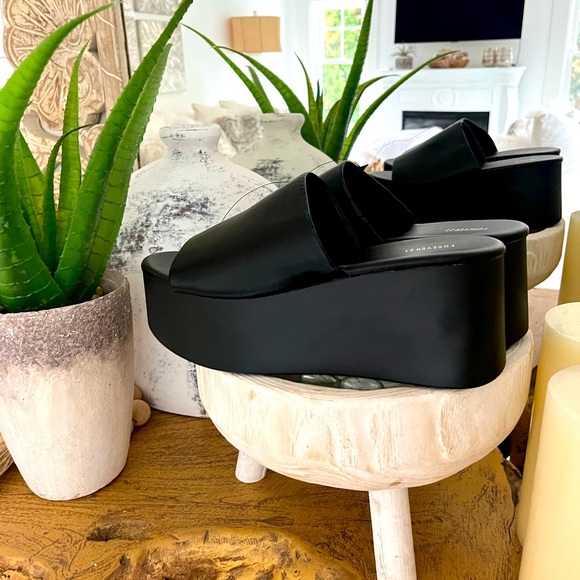 NWT FOREVER 21 PLATFORM SLIDES🦋🦋🦋 - Picture 2 of 11